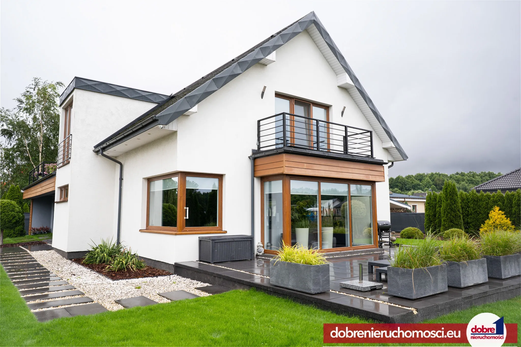 Dom wolnostojący 273.00 m²