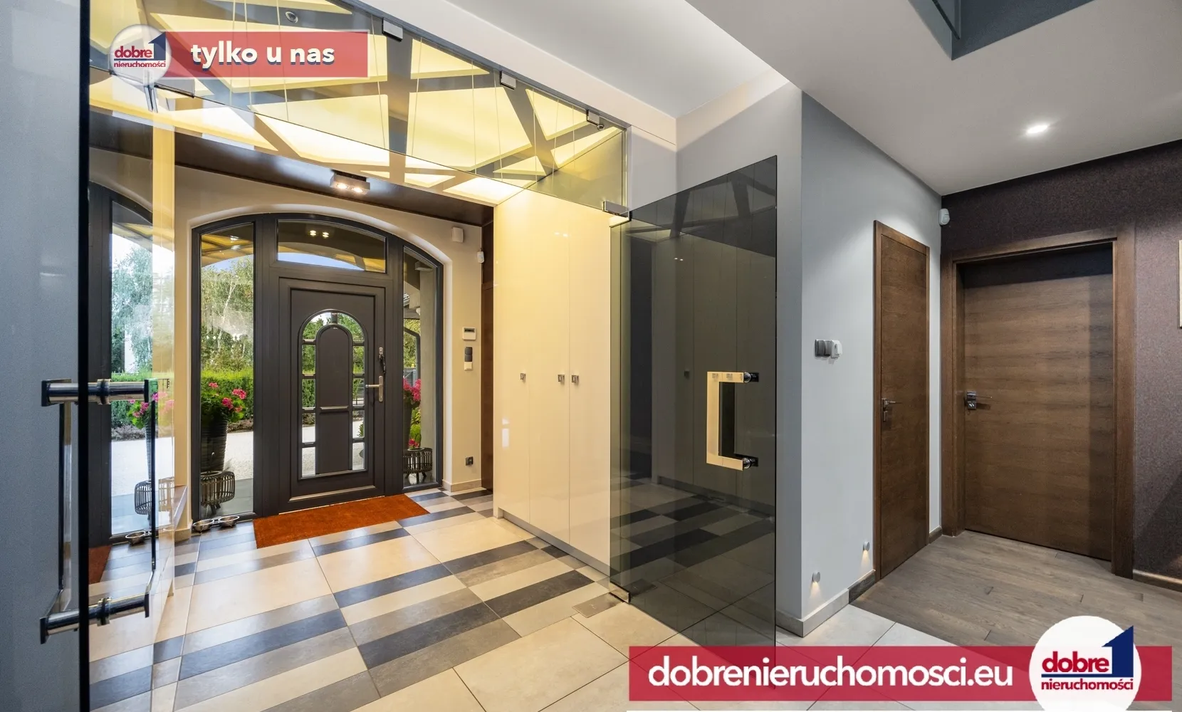 Wolnostojący 271.00 m²